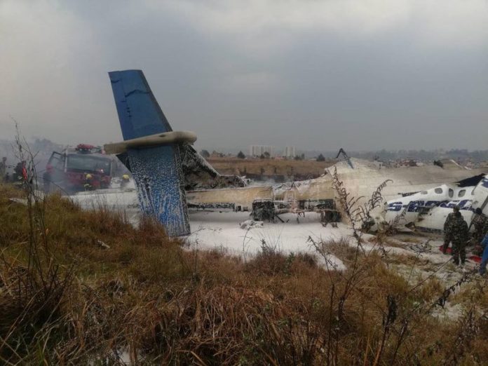 У столиці Непалу розбився пасажирський літак (фото) У столиці Непалу розбився пасажирський літак (фото)