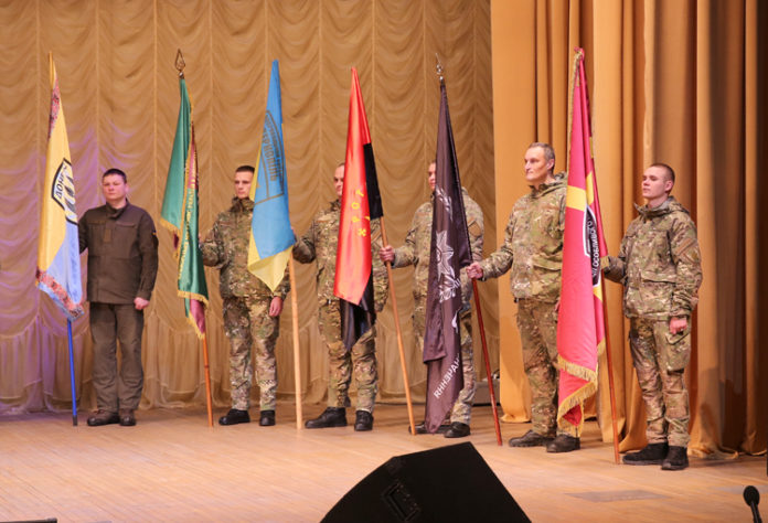 Названо кількість добровольців, які загинули на Донбасі з початку війни Названо кількість добровольців, які загинули на Донбасі з початку війни