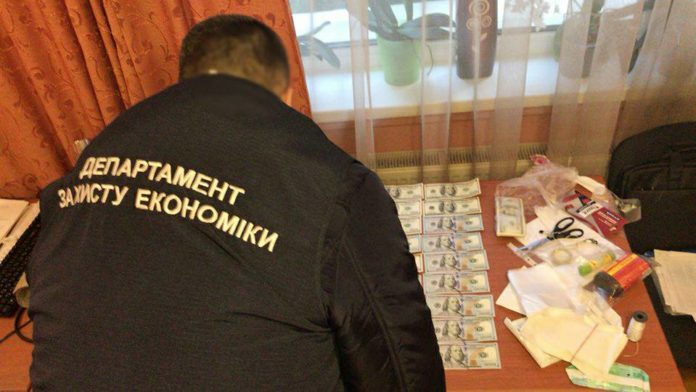На Рівненщині погорів на хабарі високопосадовець Фонду держмайна На Рівненщині погорів на хабарі високопосадовець Фонду держмайна