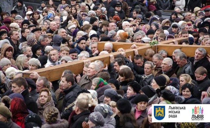 Через Хресну ходу у Львові ситуативно перекриють рух транспорту Через Хресну ходу у Львові ситуативно перекриють рух транспорту