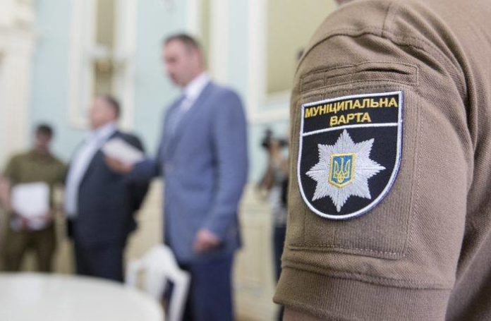 У Львові визначили перші 10 шкіл, які охоронятиме «Муніципальна варта» У Львові визначили перші 10 шкіл, які охоронятиме «Муніципальна варта»