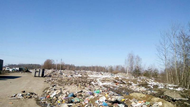 На перевантажувальній станції «АВЕ-Львів» спостерігається значне накопичення сміття