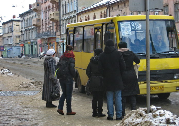 У Львові затримали чоловіка, який у пасажирки маршрутки викрав мобільний У Львові затримали чоловіка, який у пасажирки маршрутки викрав мобільний