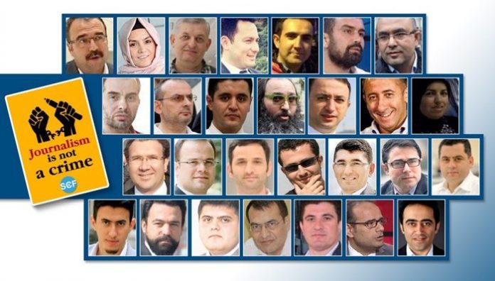 У Туреччині засудили 25 журналістів за звинуваченнями у тероризмі У Туреччині засудили 25 журналістів за звинуваченнями у тероризмі