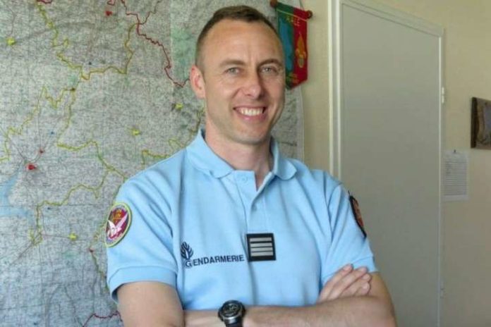 У Франції заарештували політика, який радів смерті поліцейського у теракті У Франції заарештували політика, який радів смерті поліцейського у теракті