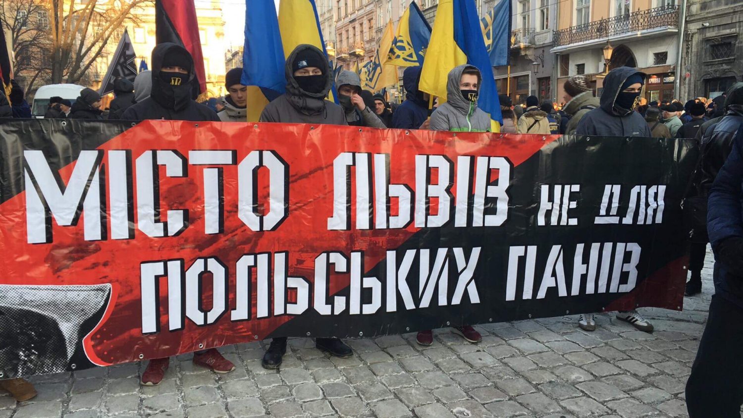 Майже тисяча людей зібралася на Марш пам'яті Героїв у Львові (фото) - 3