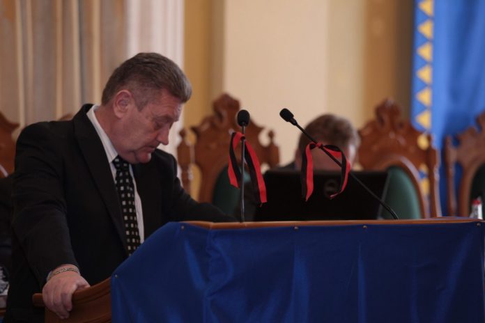 Львівська міськрада проголосувала за ухвалу про використання червоно-чорного прапора Львівська міськрада проголосувала за ухвалу про використання червоно-чорного прапора