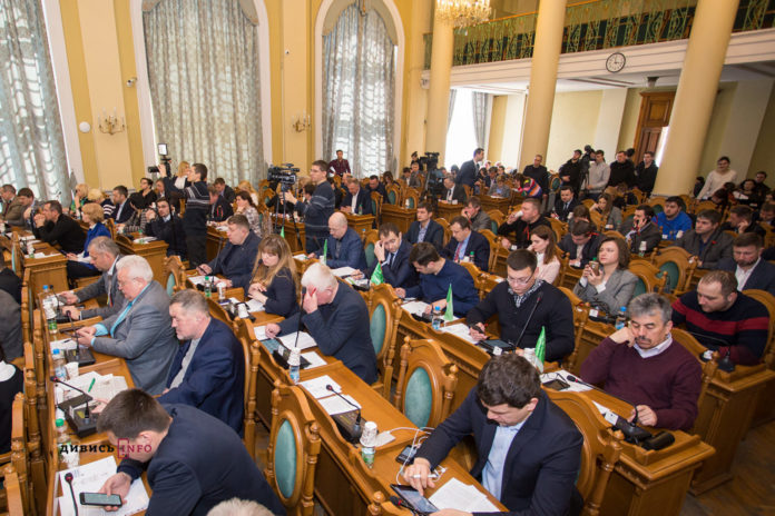 Львівські депутати затвердили розміри премій для талановитих учнів Львівські депутати затвердили розміри премій для талановитих учнів