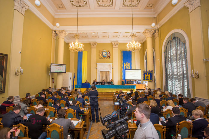Львівська мерія візьме в лізинг 150 автобусів Львівська мерія візьме в лізинг 150 автобусів