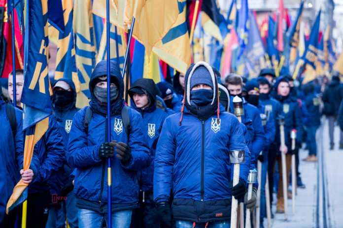 Як у Львові пройшла націоналістична хода на честь Шухевича (фоторепортаж) Як у Львові пройшла націоналістична хода на честь Шухевича (фоторепортаж)