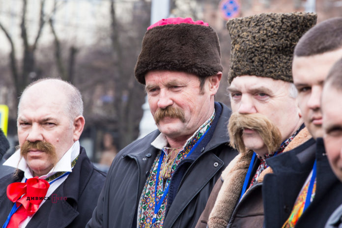 Стало відомо, хто переміг у конкурсі двійників Тараса Шевченка у Львові (фоторепортаж) Стало відомо, хто переміг у конкурсі двійників Тараса Шевченка у Львові (фоторепортаж)