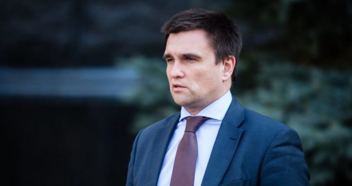 Клімкін запропонував Польщі заборонити Пілсудського та Армію Крайову Клімкін запропонував Польщі заборонити Пілсудського та Армію Крайову