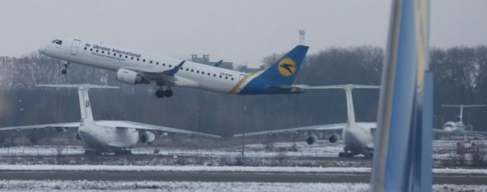 Через негоду скасовуються авіарейси і затримуються потяги Через негоду скасовуються авіарейси і затримуються потяги