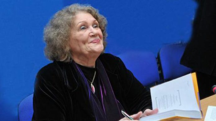 Ліна Костенко – людина-епоха: письменниця відзначає 88-ий день народження Ліна Костенко – людина-епоха: письменниця відзначає 88-ий день народження