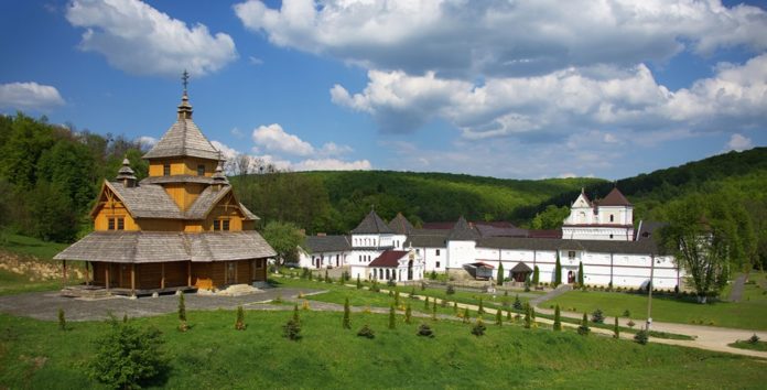 В Унівській лаврі відбудеться проща для алкозалежних В Унівській лаврі відбудеться проща для алкозалежних