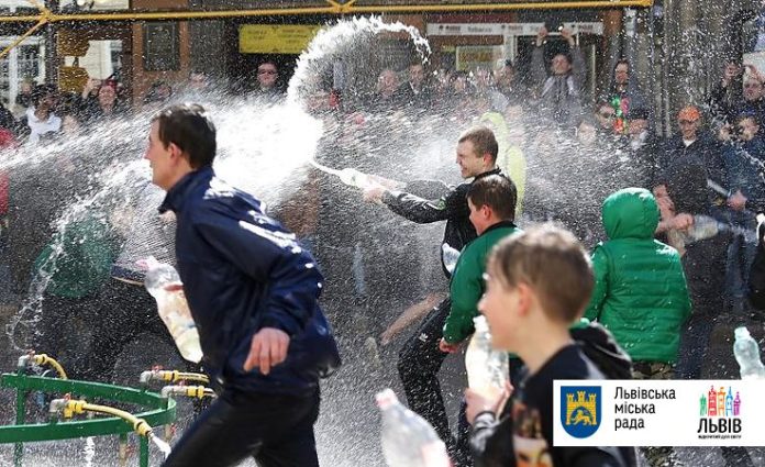 Сьогодні – Поливаний понеділок. Що треба знати Сьогодні – Поливаний понеділок. Що треба знати