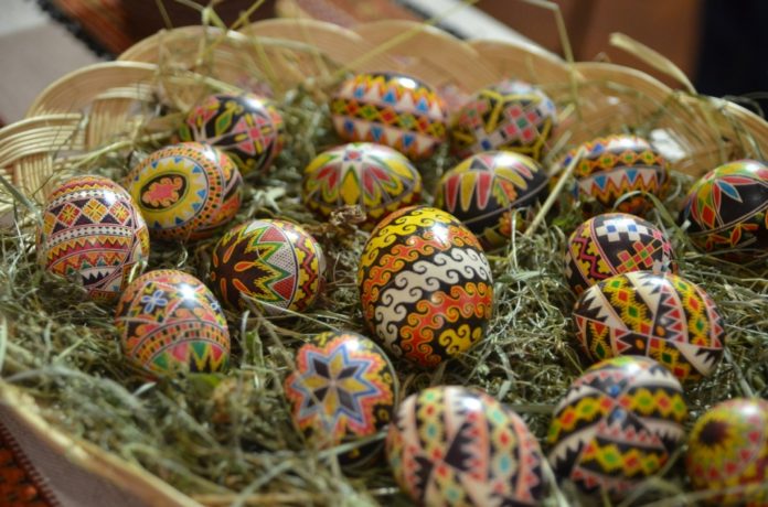 У Чернівцях показали колекцію із 400 писанок (фото) У Чернівцях показали колекцію із 400 писанок (фото)