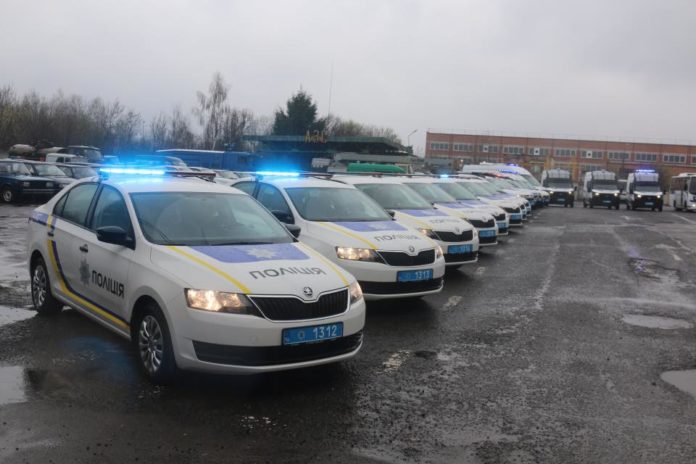 Поліції Львівщини передали 19 нових службових автомобілів (фото) Поліції Львівщини передали 19 нових службових автомобілів (фото)