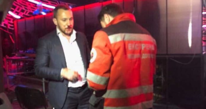 Два народні депутати влаштували бійку після телеефіру (фото, відео) Два народні депутати влаштували бійку після телеефіру (фото, відео)