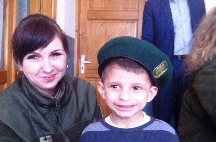 Перед Великоднем прикордонники відвідали дітей-сиріт Перед Великоднем прикордонники відвідали дітей-сиріт