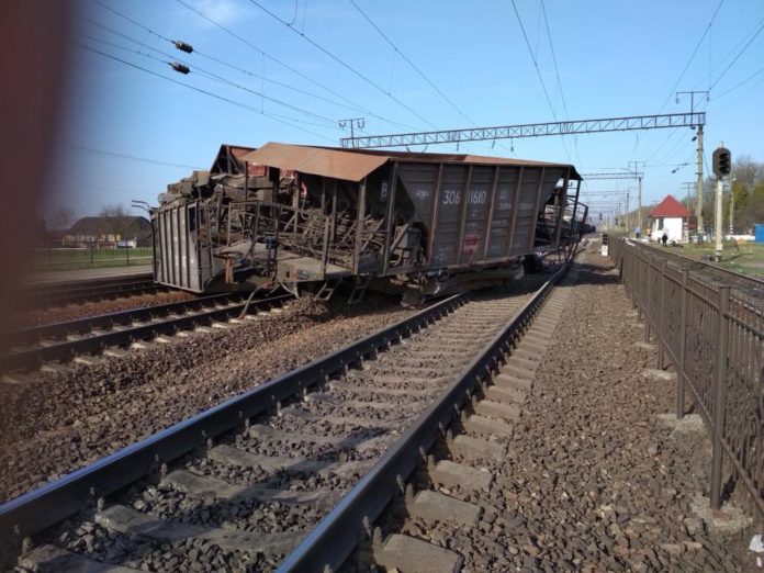 Досі триває ліквідація наслідків аварії на залізниці Досі триває ліквідація наслідків аварії на залізниці