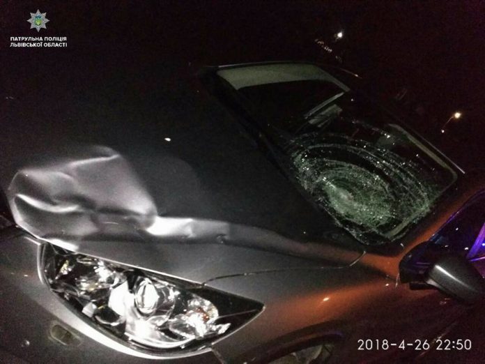 На Львівщині п’яний водій збив патрульного та спробував втекти (фото) На Львівщині п’яний водій збив патрульного та спробував втекти (фото)