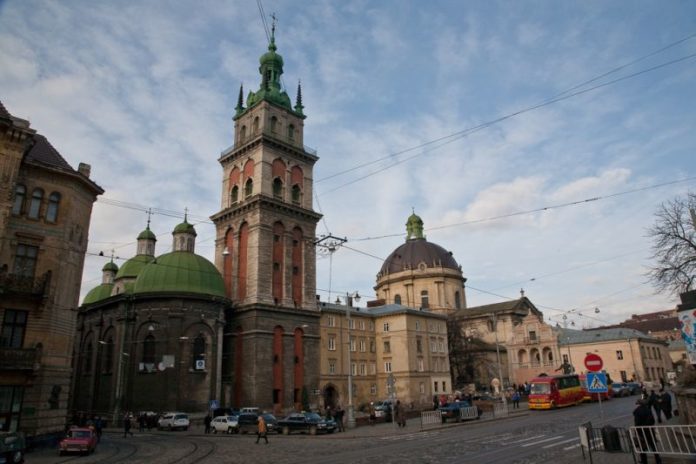 Храми Львова на Великдень охоронятиме поліція Храми Львова на Великдень охоронятиме поліція