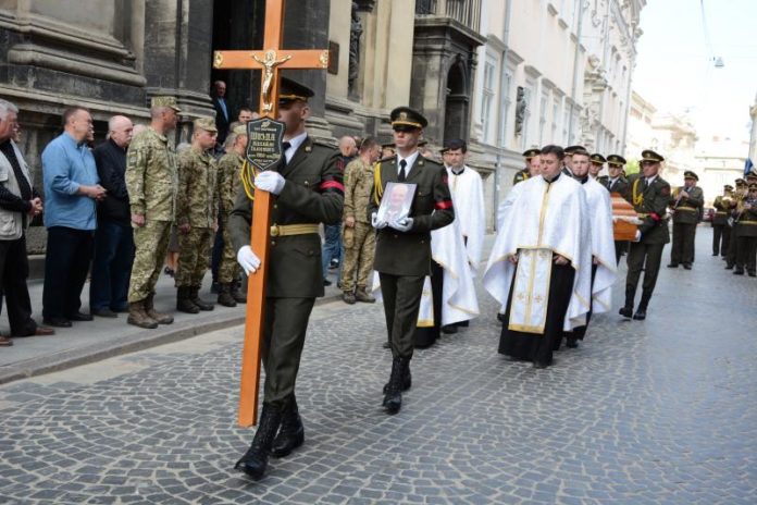 На Личакові поховали воїна АТО Михайла Шозду На Личакові поховали воїна АТО Михайла Шозду