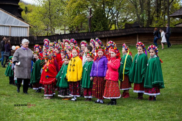 Величезна паска, кривий танок та лемківські гаївки, – як львів’яни святкуватимуть Великдень у Гаю Величезна паска, кривий танок та лемківські гаївки, – як львів’яни святкуватимуть Великдень у Гаю