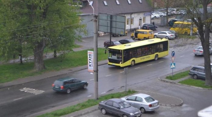 Відсьогодні розпочинає курсувати експериментальний маршрут з львівського аеропорту до залізничного вокзалу Відсьогодні розпочинає курсувати експериментальний маршрут з львівського аеропорту до залізничного вокзалу