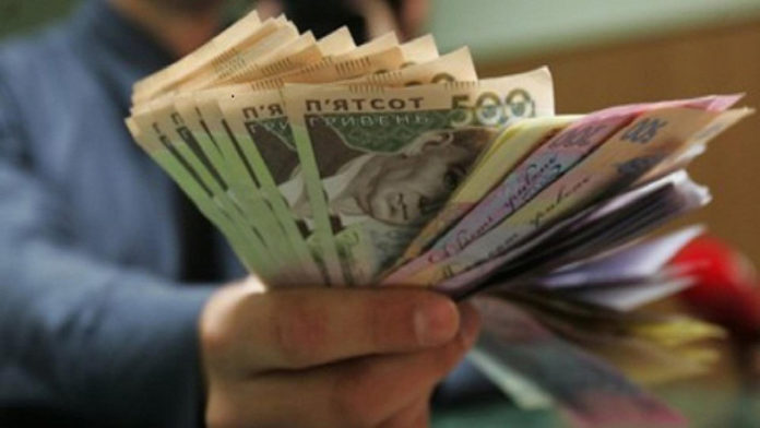 Мінімальна зарплата українців до 2021 року може зрости до 6,2 тис. гривень Мінімальна зарплата українців до 2021 року може зрости до 6,2 тис. гривень