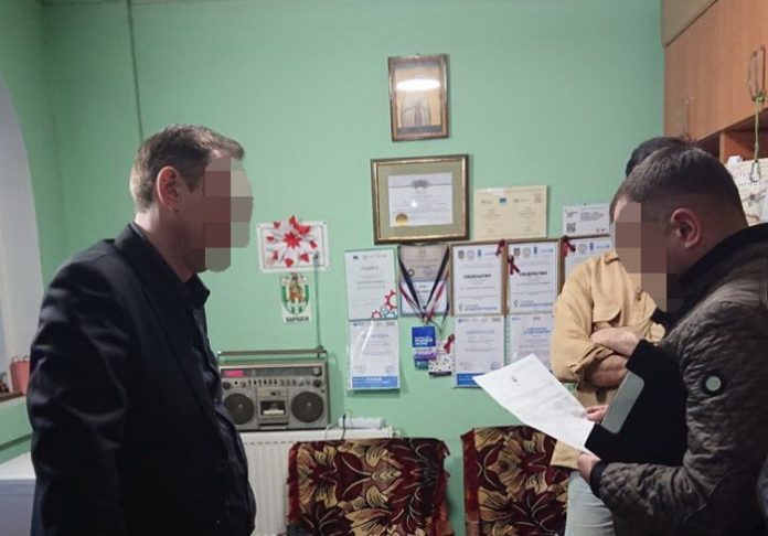 СБУ затримала на хабарі керівників комунального підприємства Львівської міськради (фото)