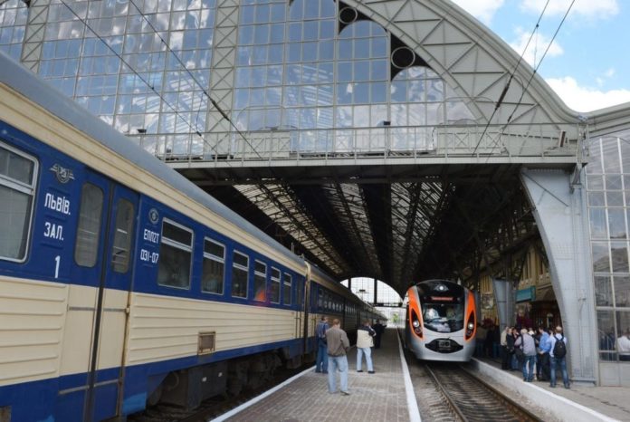 «Укрзалізниця» призначила 20 додаткових поїздів на травневі свята «Укрзалізниця» призначила 20 додаткових поїздів на травневі свята