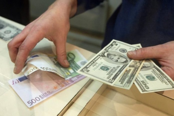 Кабмін спрогнозував курс гривні на три роки вперед Кабмін спрогнозував курс гривні на три роки вперед