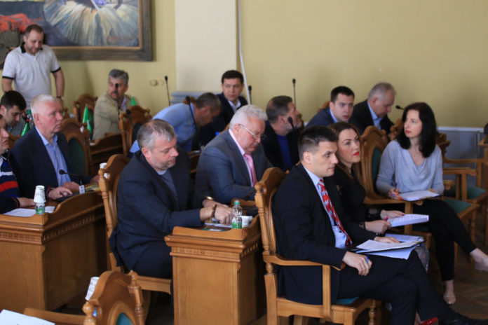 У Львові прийняли програму компенсацій перевізникам за проїзд пільговиків У Львові прийняли програму компенсацій перевізникам за проїзд пільговиків