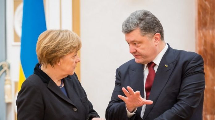 Порошенко і Меркель обговорили результати її поїздки до РФ Порошенко і Меркель обговорили результати її поїздки до РФ