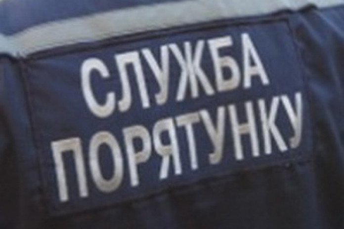 Рятувальники вивільнили дівчину, нога якої застрягла у вентиляційній решітці Рятувальники вивільнили дівчину, нога якої застрягла у вентиляційній решітці