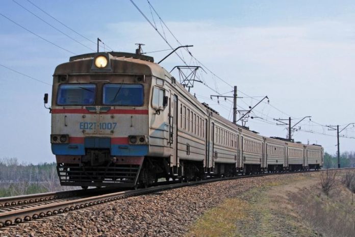 У Львівські залізниці розповіли деталі блокування руху електрички у Пустомитах У Львівські залізниці розповіли деталі блокування руху електрички у Пустомитах