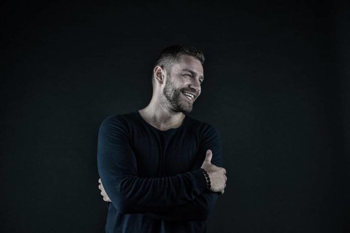 Відомий український актор став найвродливішим чоловіком світу Відомий український актор став найвродливішим чоловіком світу