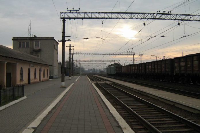 У Львові півтори сотні людей перекрили колію У Львові півтори сотні людей перекрили колію