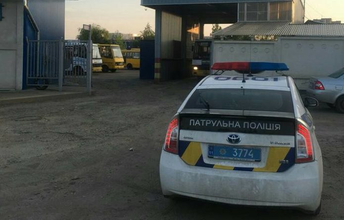 Патрульні затримали іноземців-шахраїв Патрульні затримали іноземців-шахраїв