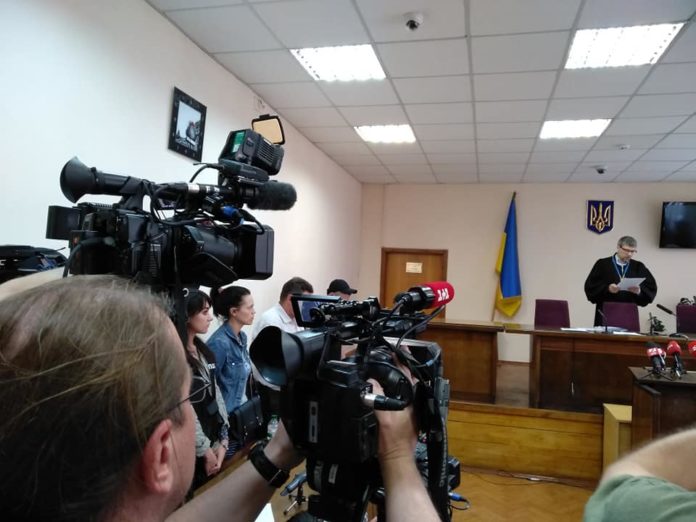 Підозрювану у нападі на захисника ДАП Вербича Лапінську взяли під варту до 5 червня Підозрювану у нападі на захисника ДАП Вербича Лапінську взяли під варту до 5 червня