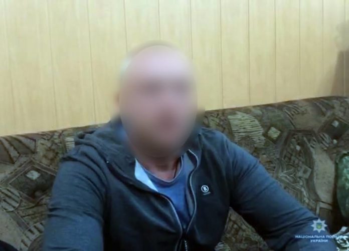 Поліції здався бойовик, який 5 місяців прослужив в рядах терористів у Донецьку (фото) Поліції здався бойовик, який 5 місяців прослужив в рядах терористів у Донецьку (фото)