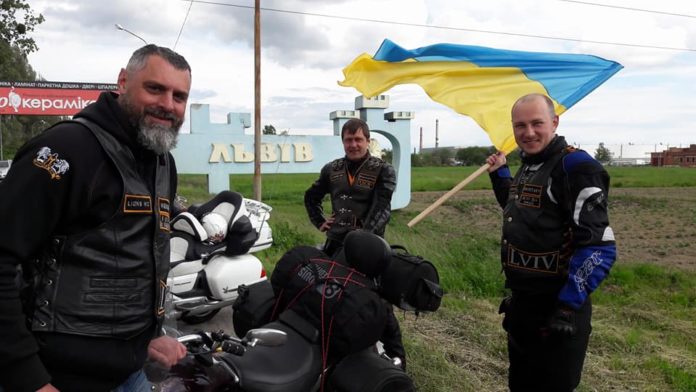 Львівські байкери подолали тисячі кілометрів за 17 днів, аби дістатися до Африки Львівські байкери подолали тисячі кілометрів за 17 днів, аби дістатися до Африки