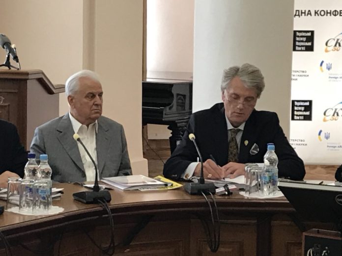 Коли я вперше назвав Голодомор геноцидом, отримав безліч погроз, – Кравчук на конференції «Штучні голоди в Україні» Коли я вперше назвав Голодомор геноцидом, отримав безліч погроз, – Кравчук на конференції «Штучні голоди в Україні»