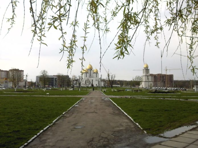 Монумент Небесній Сотні має бути на площі біля Центру Довженка, – родини Героїв Монумент Небесній Сотні має бути на площі біля Центру Довженка, – родини Героїв