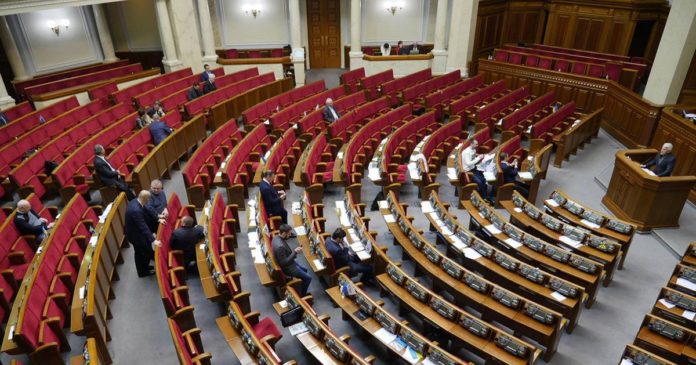 Хто з депутатів найчастіше прогулював засідання ВР у квітні Хто з депутатів найчастіше прогулював засідання ВР у квітні