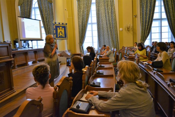 ЛМР хоче фінансово підтримувати приватні навчальні заклади ЛМР хоче фінансово підтримувати приватні навчальні заклади