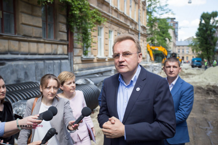 Садовий розповів про ситуацію із місцями у дитсадках Львова Садовий розповів про ситуацію із місцями у дитсадках Львова