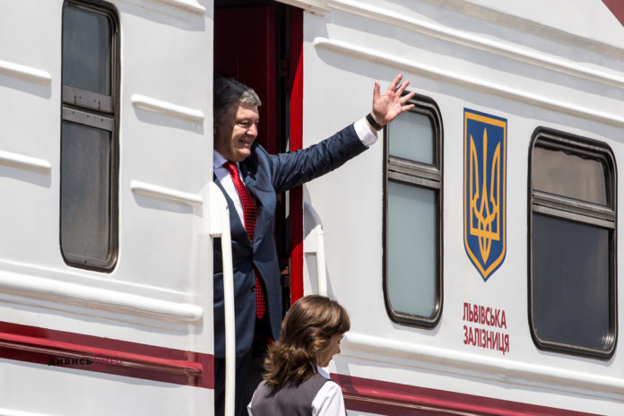 Чи платив Порошенко Трампу? І до чого тут Іво Бобул, – політичний підсумок тижня Чи платив Порошенко Трампу? І до чого тут Іво Бобул, – політичний підсумок тижня